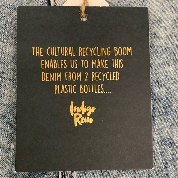 Indigo Rein Recycled Juniors Acid Wash Distressed Denim Bermuda Shorts, Sz 1/24 - Picture 7 of 14